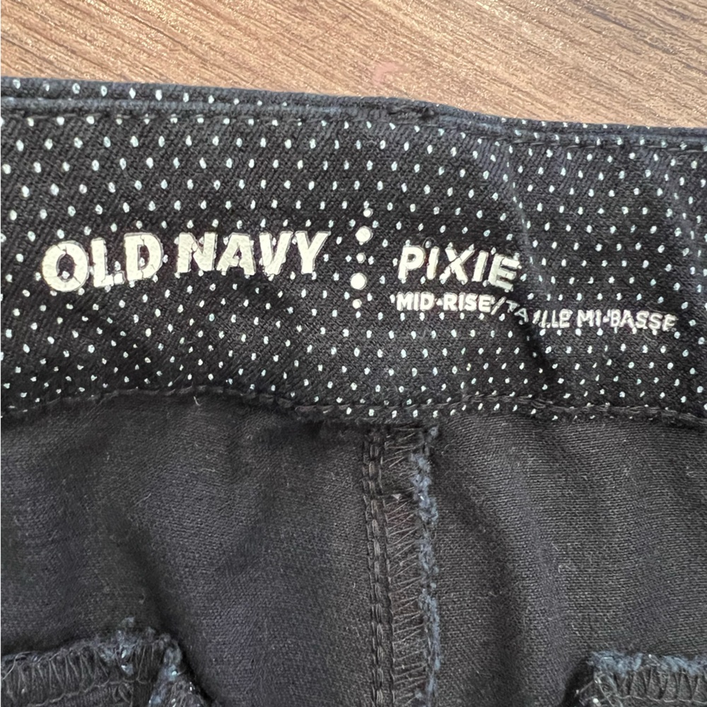 Old navy black pixie pants - Picture 4 of 4